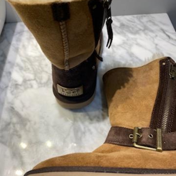 Ugg boots - Picture 6 of 9